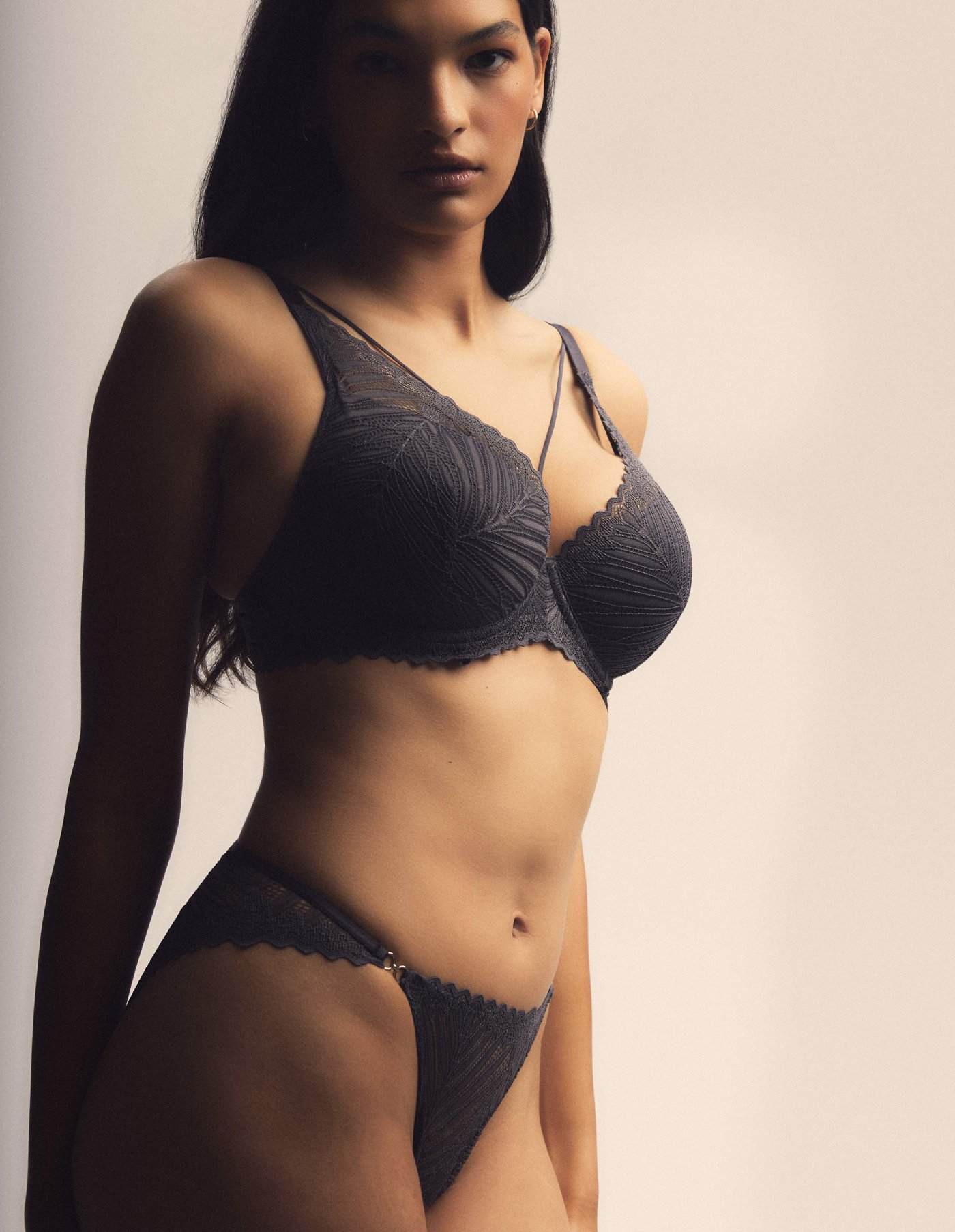 Moda Novator - Onika szürke színű push-up melltartó 80C